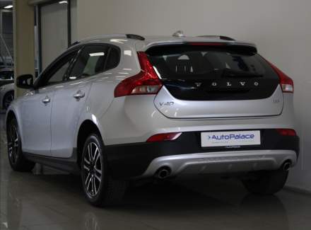 Volvo - V40