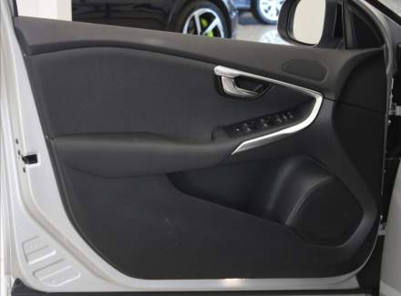 Volvo - V40