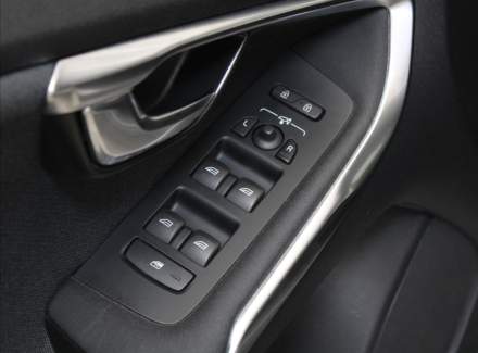 Volvo - V40