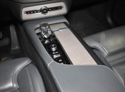 Volvo - XC90