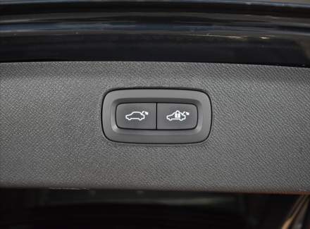 Volvo - XC90