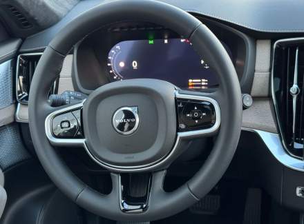 Volvo - XC90