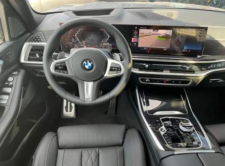 BMW - X7