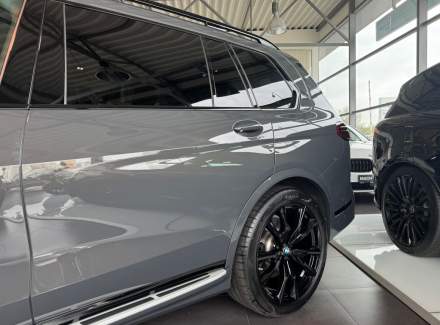 BMW - X7