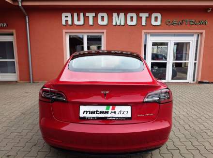 Tesla - Model 3