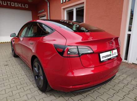 Tesla - Model 3