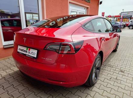 Tesla - Model 3