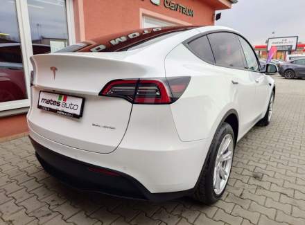 Tesla - Model Y