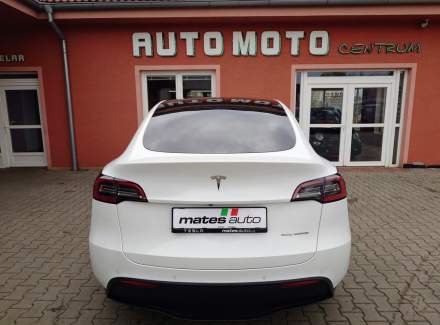 Tesla - Model Y