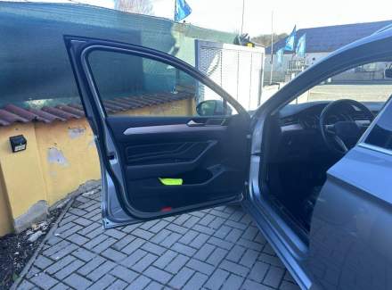 Volkswagen - Passat