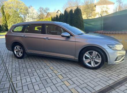 Volkswagen - Passat