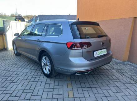 Volkswagen - Passat