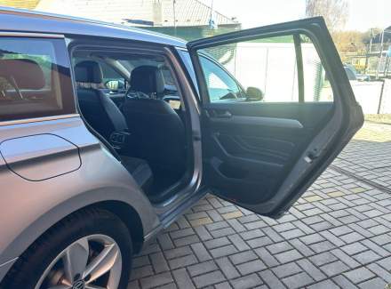 Volkswagen - Passat