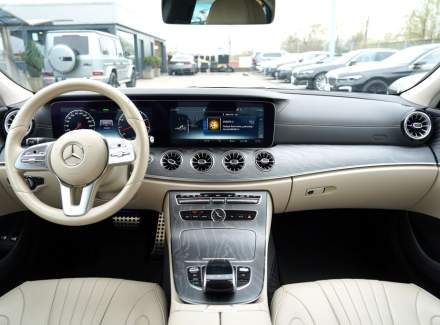 Mercedes-Benz - CLS
