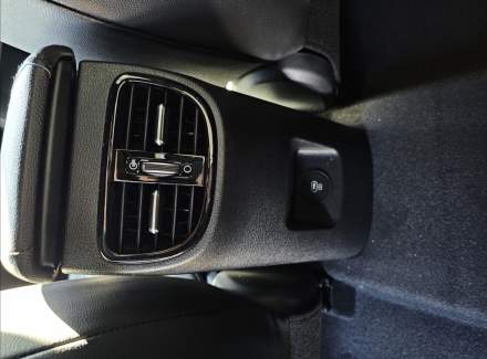 Kia - XCeed