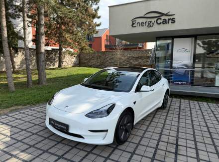 Tesla - Model 3