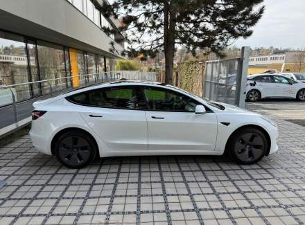 Tesla - Model 3