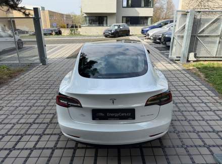 Tesla - Model 3