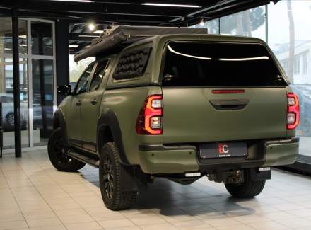 Toyota - Hilux