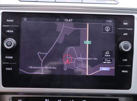 Volkswagen - Passat
