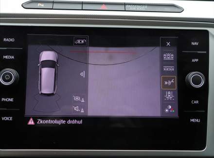 Volkswagen - Passat