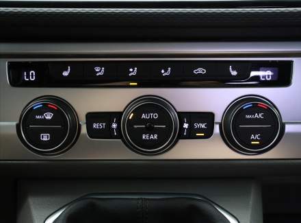 Volkswagen - Caravelle