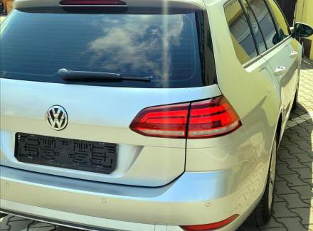 Volkswagen - Golf