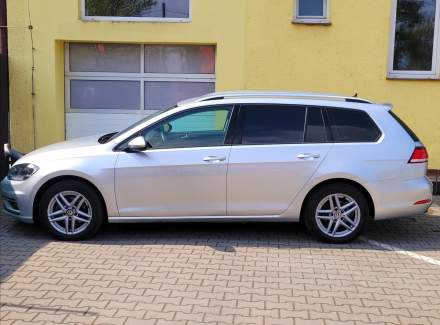 Volkswagen - Golf