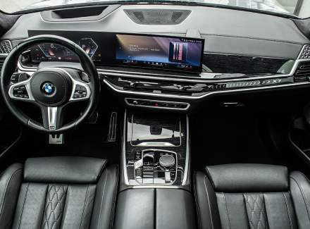 BMW - X7