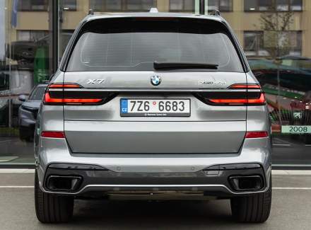 BMW - X7