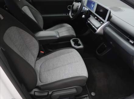Hyundai - IONIQ 5