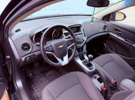 Chevrolet - Cruze