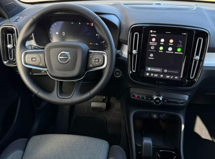 Volvo - XC40