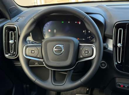 Volvo - XC40