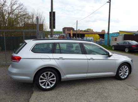 Volkswagen - Passat
