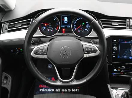 Volkswagen - Passat