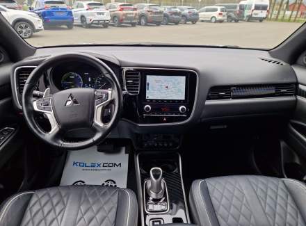 Mitsubishi - Outlander