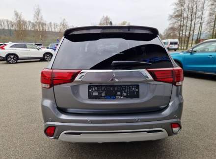Mitsubishi - Outlander