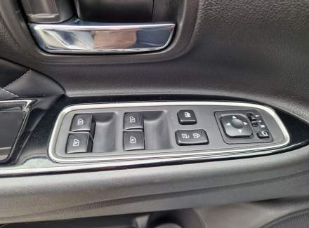 Mitsubishi - Outlander