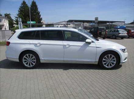 Volkswagen - Passat