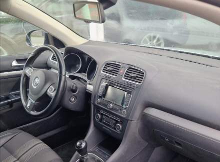 Volkswagen - Golf