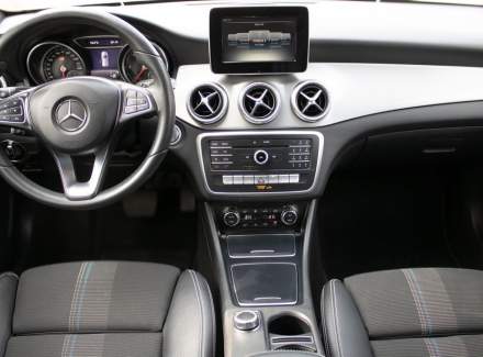 Mercedes-Benz - CLA