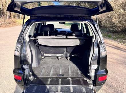 Mitsubishi - Outlander