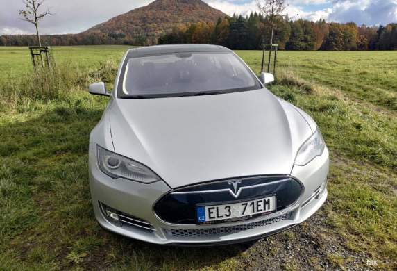 Tesla - Model S