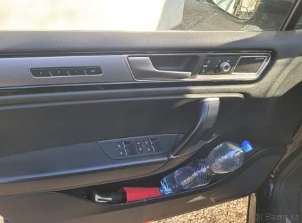 Volkswagen - Touareg