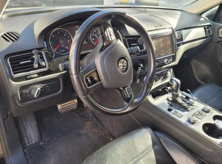 Volkswagen - Touareg