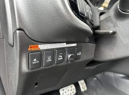 Mitsubishi - Outlander