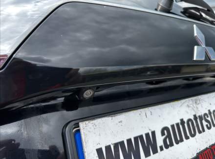 Mitsubishi - Outlander