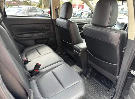 Mitsubishi - Outlander