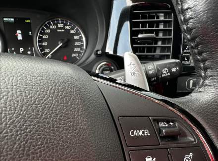 Mitsubishi - Outlander